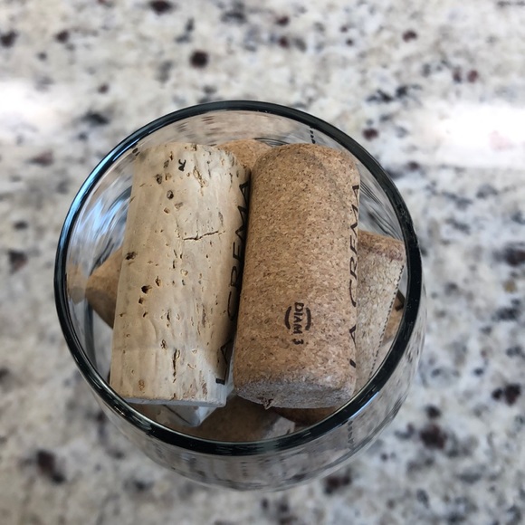 Beautiful Hand Painted Halloween Spider Wine Glass - Picture 5 of 6